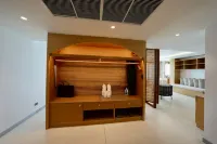 Elite Atoll Beachfront Hotel - Spa