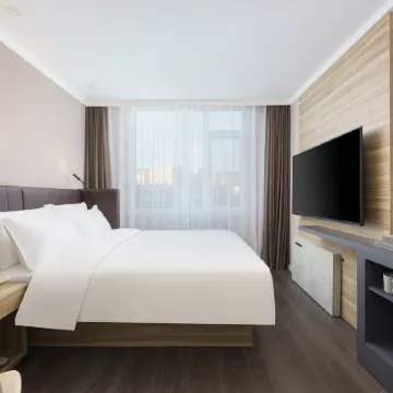 HanTing Premium Hotel (Fengcheng Pedestrian Street)
