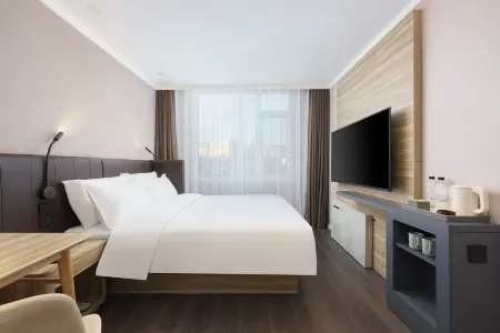 HanTing Premium Hotel (Fengcheng Pedestrian Street)