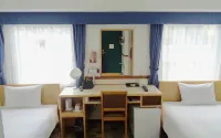 Toyoko Inn Okayama-eki Nishi-guchi Hiroba Hotel a 