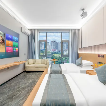 Yalongwan Hotel (Dali High-speed Railway Station Erhai Park)