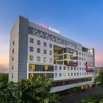 Favehotel Hyper Square Hotels near Sudirman Street