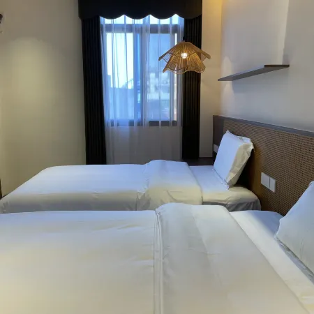 Jinglan Yazhu B&B Translation