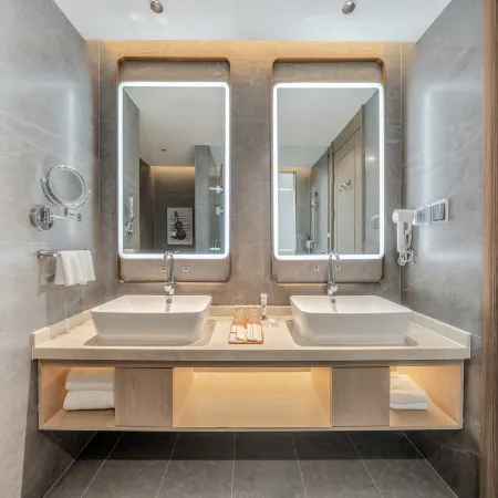 Vienna Hotel (Xuwen Branch)