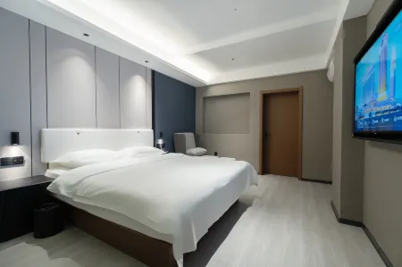Chibi Lake Holiday Hotel (Xinjiekou Commercial Street) Отели в г. Чиби