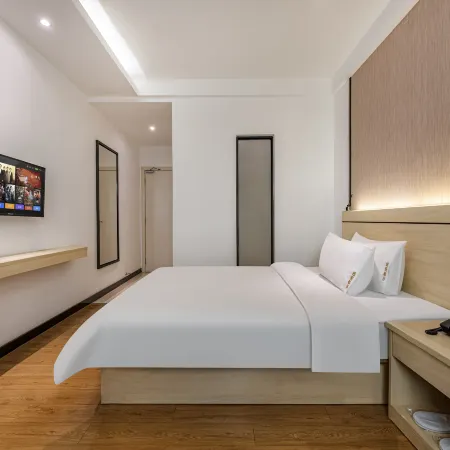 Huasheng Hotel (Guangzhou Sun Yat-sen University Lujiang Metro Station Branch) Отели рядом с достопримечательностью «Zhongda Wufeng Commercial City»