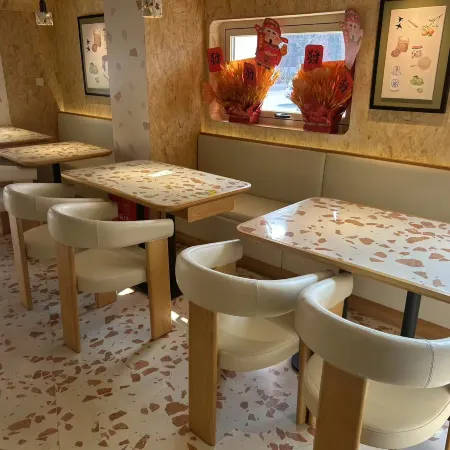 Heartwarming Hotel (Beijing Liangmaqiao Subway Station Sanlitun Taikoo Li Branch)
