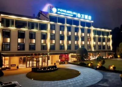 Yvonne Hotel