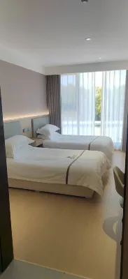 Laoshan Hot Spring Garden Hotel Hotels near Tulip Garden