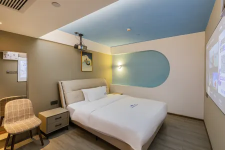 Blue Coast Hotel(Kuanzhai Alley Wenshu Monastery Store)