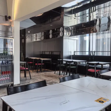 Stone Hotel (Jiefangbei Raffles Plaza)