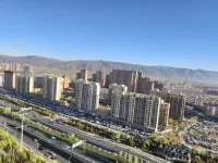 呼和浩特藍庭飯店（毫沁營地鐵站維多利喜悅滙店） - 山景