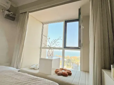 Fengzhiyu Homestay (Weihai Park Wanda Plaza) Hotels near Weihai Park