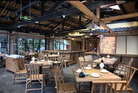 Chengdu Heritage Hotel (Taikoo Li, Chunxi Road) Отели рядом с достопримечательностью «Chengdu Research Base of Giant Panda Breeding»