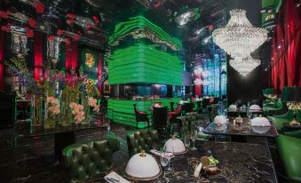 Beijing Oriental Mao Hotel (NanluoguLane Beixinqiao Subway Station)