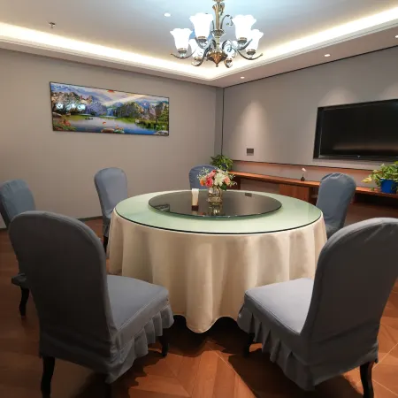 Korla Marriott Hotel Pear City