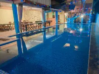 Golden Dragon House Vang Vieng - Pools