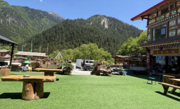 Shanluju Guesthouse (Jiuzhaigou Scenic Area Branch)