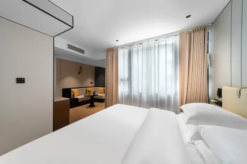 W+City Season Hotel