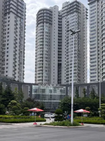 Homeinn Selected Hotel (Qingdao May Fourth Square Subway Station Vientiane City) Hotels in Qingdao