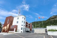 未遲·觀山悅湖假日飯店（連雲港花果山景區店） 江蘇聯合職業技術學院連雲港(財經分院)附近的飯店