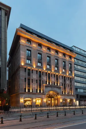 Burdock Hotel Istanbul, Autograph Collection Отели рядом с достопримечательностью «Змеиная колонна»