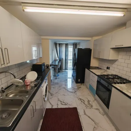SnoozeDen Chalvey – Free Parking, Near M4 J6