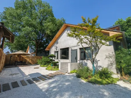 Maohu Water Town Lakeside Homestay Отели в г. Сянсян