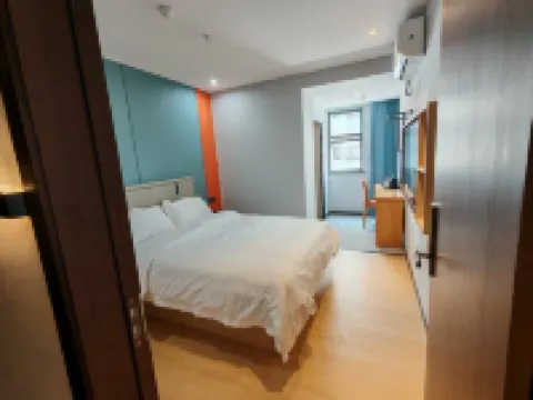 悅色飯店（官田地鐵站星城購物中心店） 聚賢亭附近的飯店