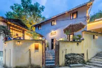 Floral Hotel·Mount Huangshan Wenye Shanju Hotel (Shexian Lishan Store) Hotels in She County