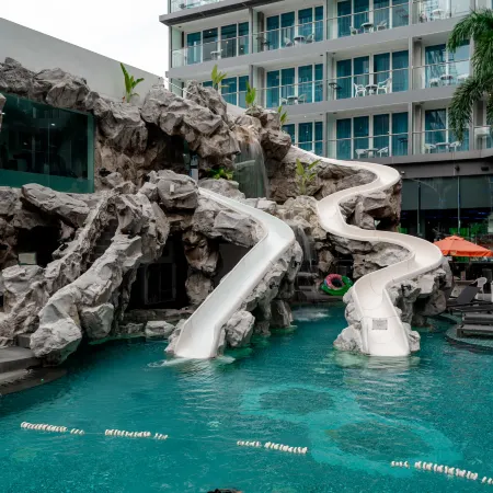 Azure Hotel Pattaya