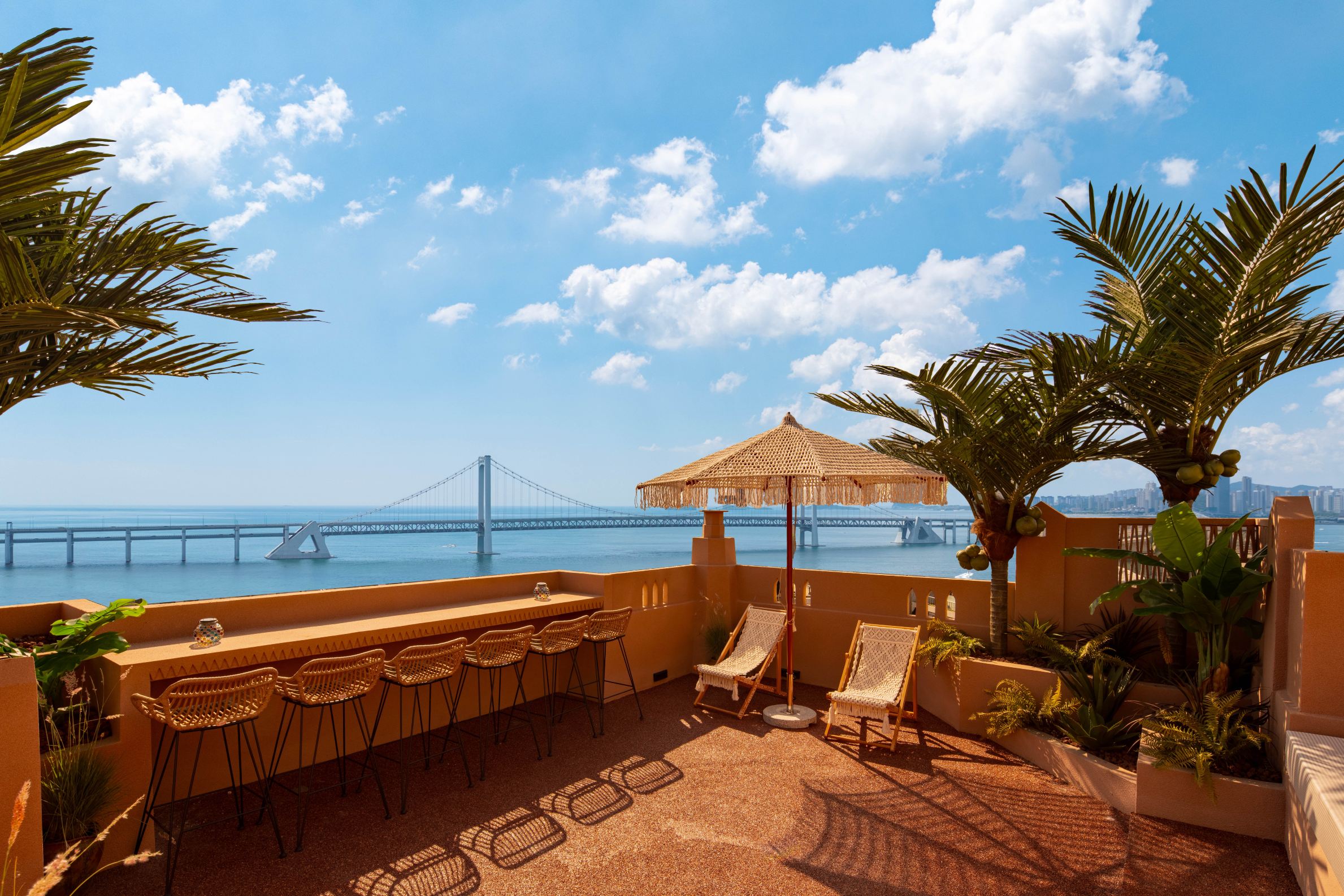 Dalian Jinse Sea View Art Homestay (Xinghai Square Branch) Hotels in Далянь