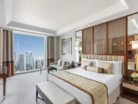 Taj Dubai Hoteles cerca de Centro comercial Emaar Square