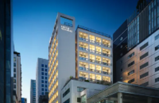 UH FLAT SIGNATURE GANGNAM