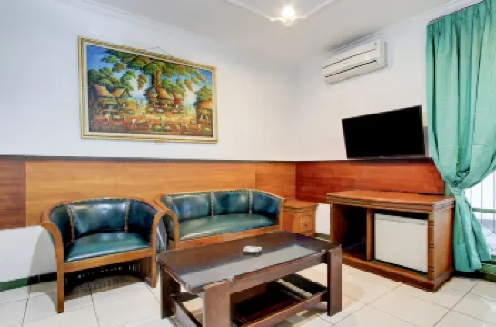 Hotel O Gurita Hotels near Pura Mangkunagaran