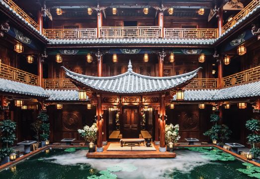 Spirited Silky Inn Room