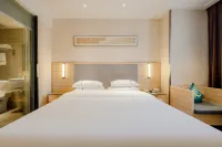 創娛電競酒店（南寧獅山公園地鐵站店）