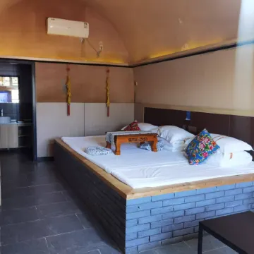Shiyi Courtyard Yaodong Featured Homestay