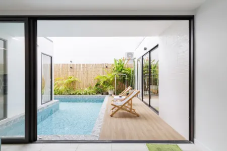 Detached four-bedroom pool villa in downtown Pattaya Отели рядом с достопримечательностью «Bann sukhawadee»