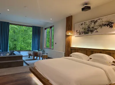 MANSHAN YUN GU PRIVATTE HOT SPRING HOTEL Hotels near Southen Sichuan Bamboo Sea