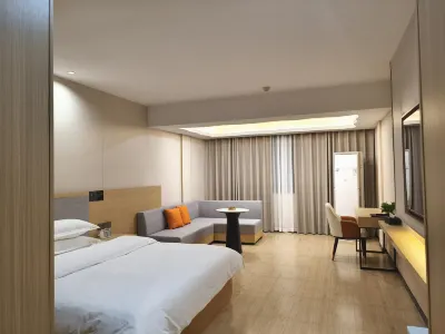 Changning Lianhua Hotel Hotels near Kuangshan Park