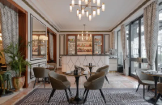 ホテル ナポレオン パリ