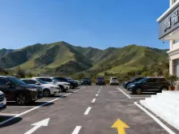 Xifu Holiday Hotel (Hechi City Nandan County Bus Terminal) Hotels near Gayas Valley