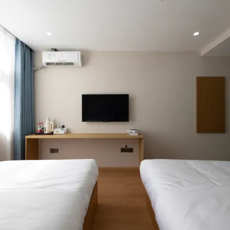 Xinyue Hotel (Xichang Moon Lake Wetland Park)