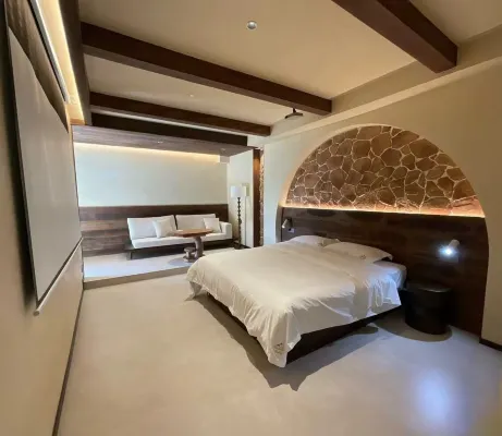 Guanshanzhi Private Hot Spring Homestay (China Ancient Qiang City)