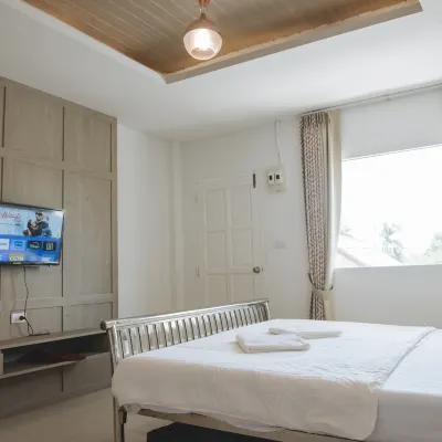 Amphawa Horse Farm Hotels near Samut Songkhram