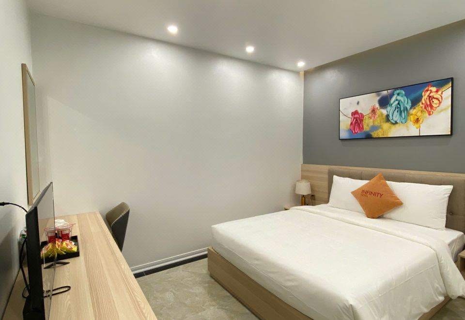 인피니티 호텔의 현대적인 객실