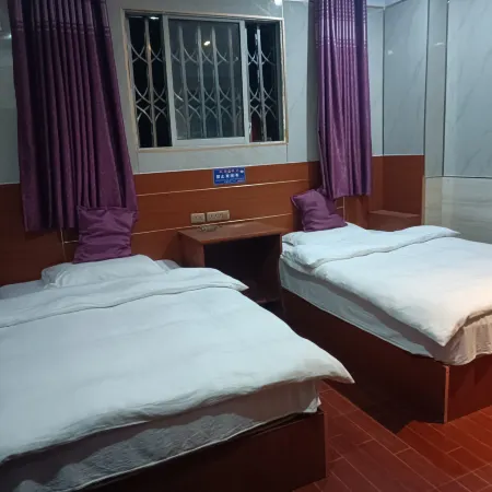 Huaying Qucheng Business Hotel