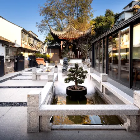Humble Administrator's Courtyard Hotel Homestay
