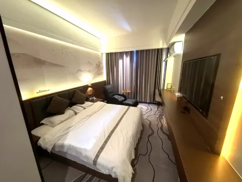 Yunhan Hotel，HuyangheCity - parking